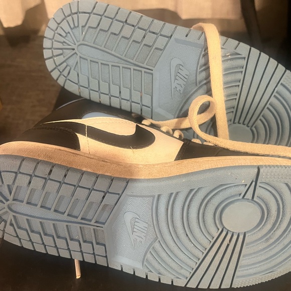 Air Jordan 1 Mid "Black/White/University Blue" sneakers size 6 like new - Picture 8 of 10